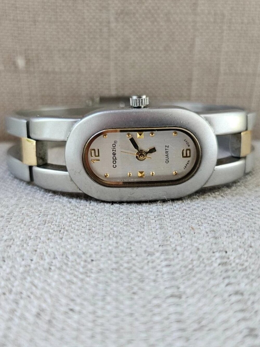 Vintage Capezio Ladies Wrist Watch Silver/Gold Tone Analog Quartz Wrist Watch - Picture 4 of 12